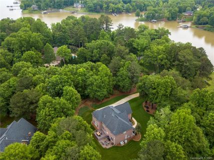 4608 Water Oak Drive sold home in The Coves, Lake Wylie, SC