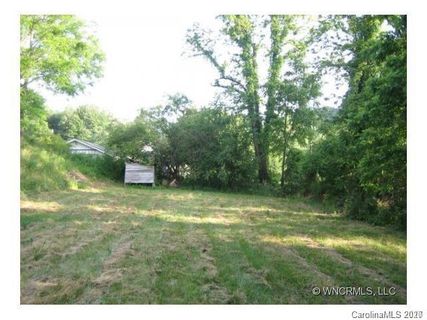 6 Honey Locust Lane sold home in Locust Knoll, Candler, NC