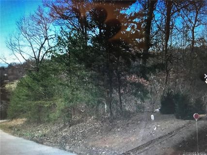 11 Mills Place sold home in Barebridge Hills, Asheville, NC