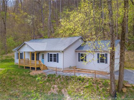744 April Park sold home in Pinnacle Ridge, Waynesville, NC