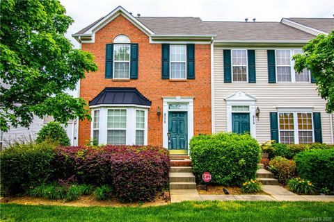 9775 Mallard Glen Drive
