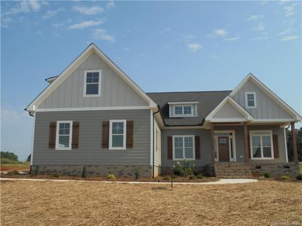 Previously sold for $355,900