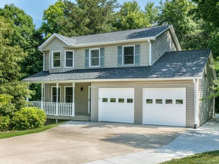 40 Sweetbriar Court sold home in Sweetbriar Grove, Asheville, NC