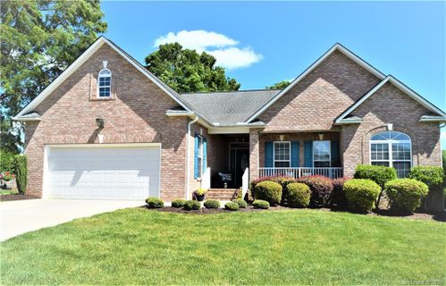 118 Hazeltine Court