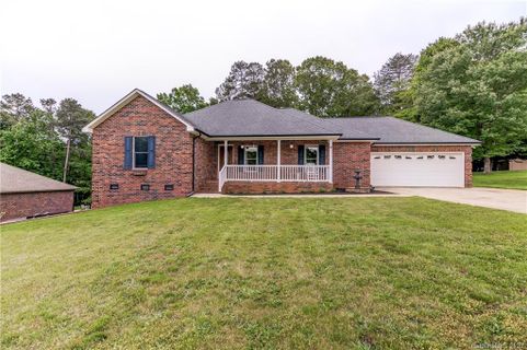 6604 Forest Creek Drive