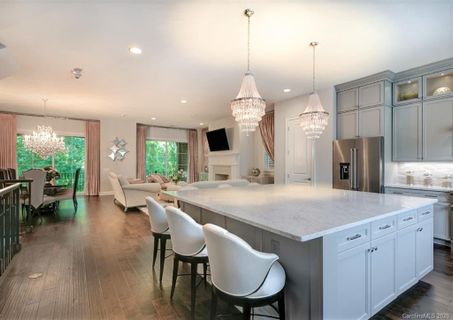 4037 City Homes Place sold home in SouthPark City Homes, Charlotte, NC