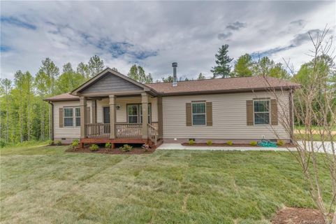 148 Moss Hill Drive sold home in Oakwood Acres, Hendersonville, NC