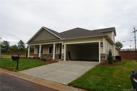 1012 The Glen Street 36