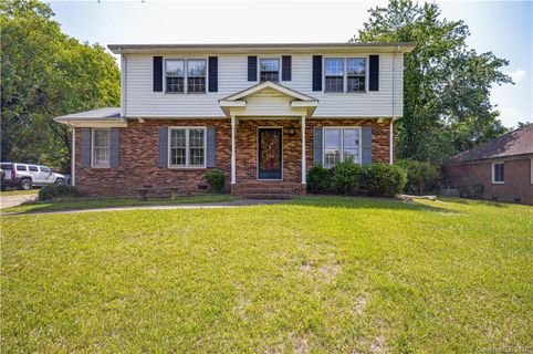 5915 Red Carriage Lane