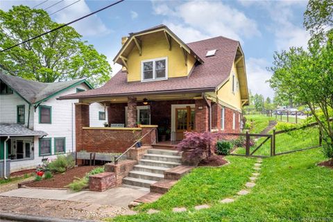 24 White Fawn Drive sold home in Oakhurst, Asheville, NC