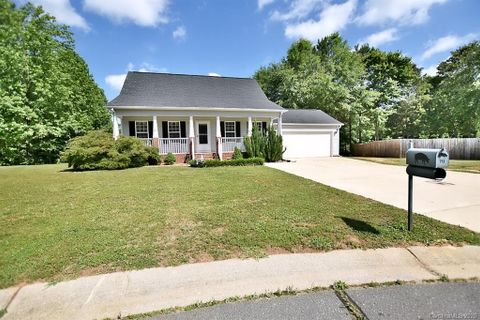 713 Pyxie Moss Court