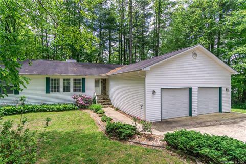 104 Lone Eagle Lane