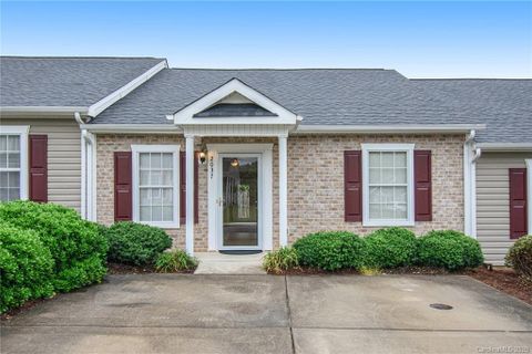 2037 Pin Oak Place