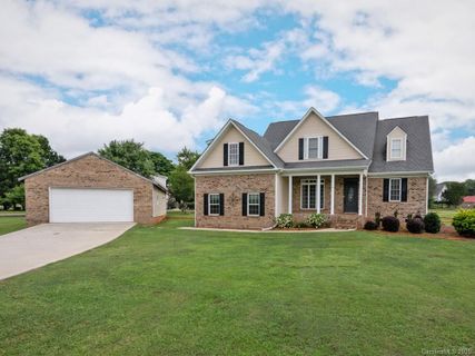 2921 Sweetgrass Lane sold home in Hidden Meadows, Monroe, NC
