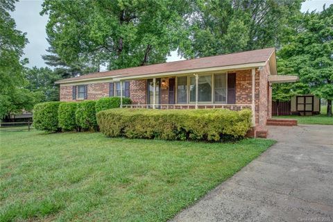 3008 Woodhurst Court