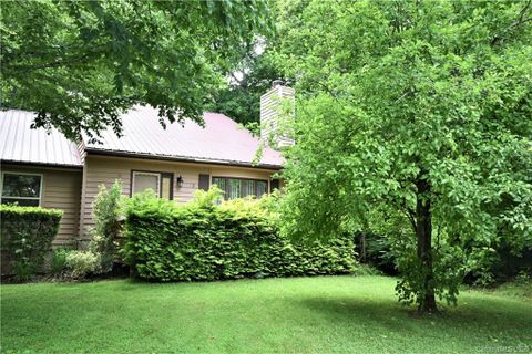 675 Country Club Drive sold home in Creekside Villas, Maggie Valley, NC