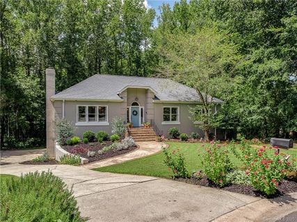 9200 Hunting Court