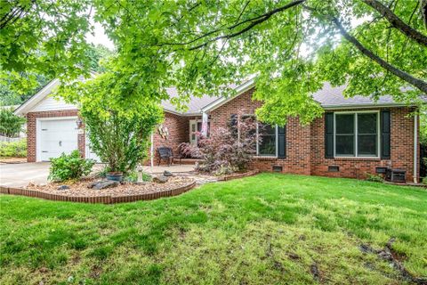 5196 Olde School Drive sold home in Olde School Sub, Hickory, NC