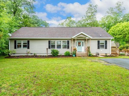 282 Goodview Drive sold home in Green Mountain Vistas, Hendersonville, NC