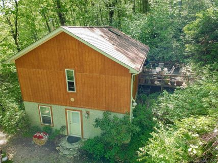 192 Crystal Falls Drive sold home in Crystal Falls, Fairview, NC