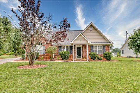 2440 Hunters Way