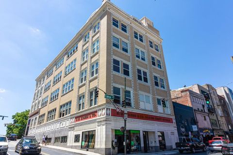 59 College Street 201