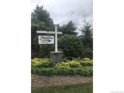 635 Skytop Farm Lane