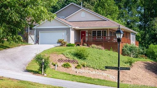 16 Edgewater Lane sold home in The Glens at Aberdeen, Mills River, NC