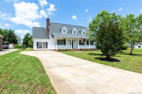 3638 Farm Lake Drive