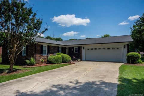 200 Dellinger Drive sold home in Meadowview Estates, Statesville, NC