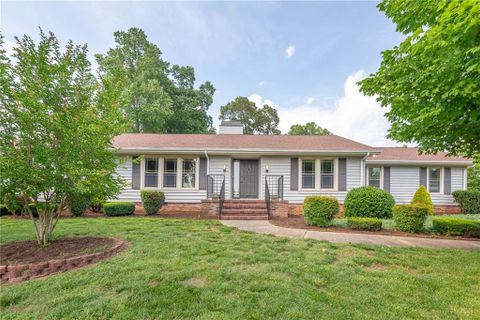 70 35th Avenue sold home in Pitts Park, Hickory, NC
