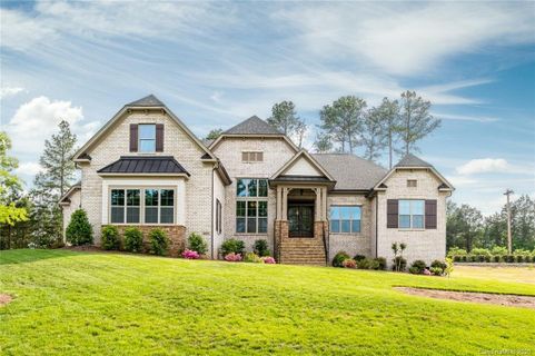 204 Pumpkin Seed Court sold home in Atherton, Matthews, NC