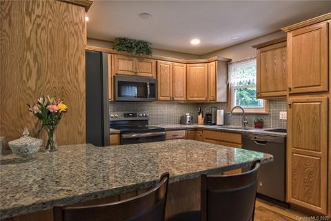 225 Fairway Lane B sold home in Fairway Condominium, Spruce Pine, NC
