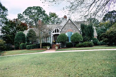 835 Craigmont Lane