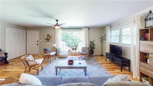 15 Briarcliff Lane