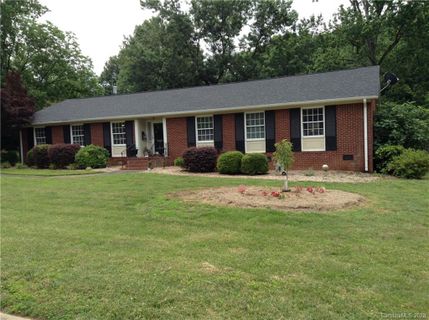 407 Hawthorne Road