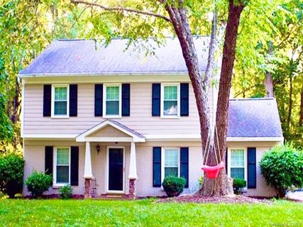 8722 Gruenewald Lane