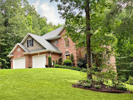 3622 Hollow Oak Lane sold home in Oakmont Estates, Lenoir, NC