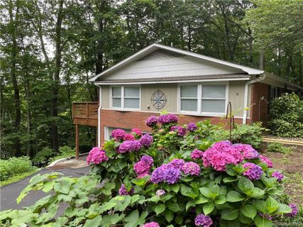 8 Galax Lane sold home in Long John Mt Estates, Hendersonville, NC