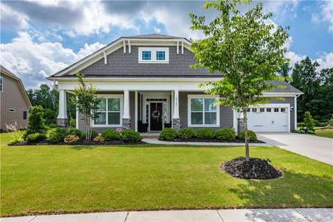2746 Red Maple Lane