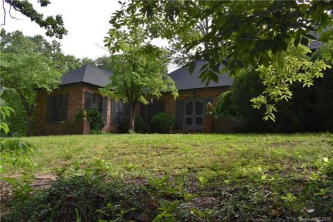 501 Winfield Boulevard