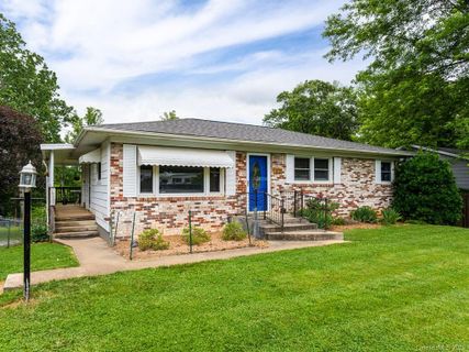 32 Wentworth Avenue