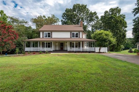 18 River Drive