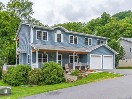 87 Pinellas Lane sold home in Fox Run Meadows, Waynesville, NC