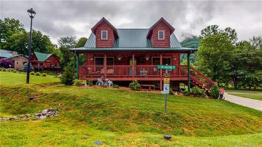 19 Meandering Way