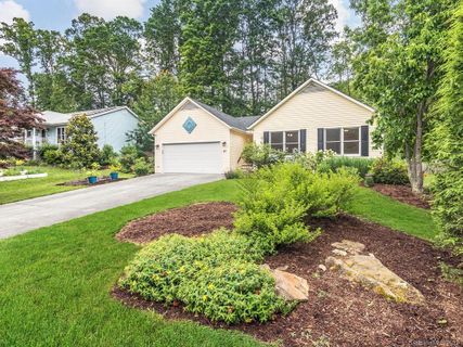 61 Forest Lake Drive