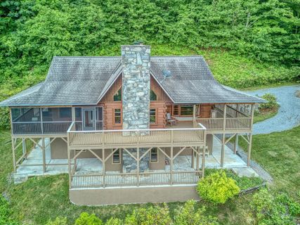 25 Fowler Trace sold home in Wolf Pen Meadows, Waynesville, NC
