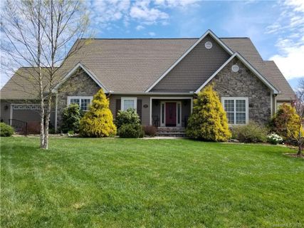 60 Mountain Shadows Drive sold home in Mountain Shadows, Leicester, NC
