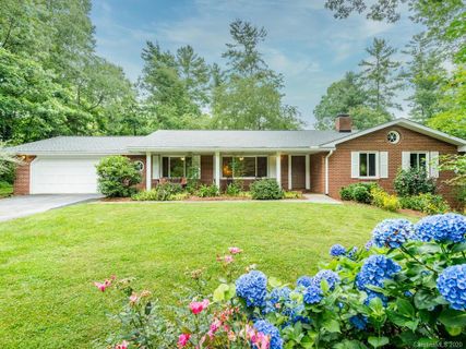 301 Wood Dale Drive sold home in Wood Dale, Hendersonville, NC