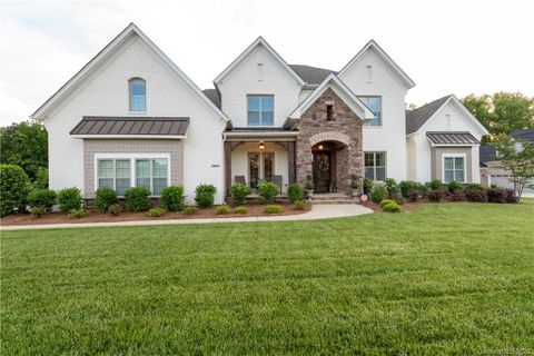 313 Squash Harvest Court sold home in Atherton, Matthews, NC